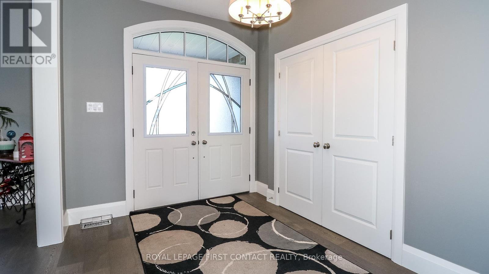 19 Caldwell Drive, Oro-Medonte, Ontario  L0L 2L0 - Photo 11 - S12406164