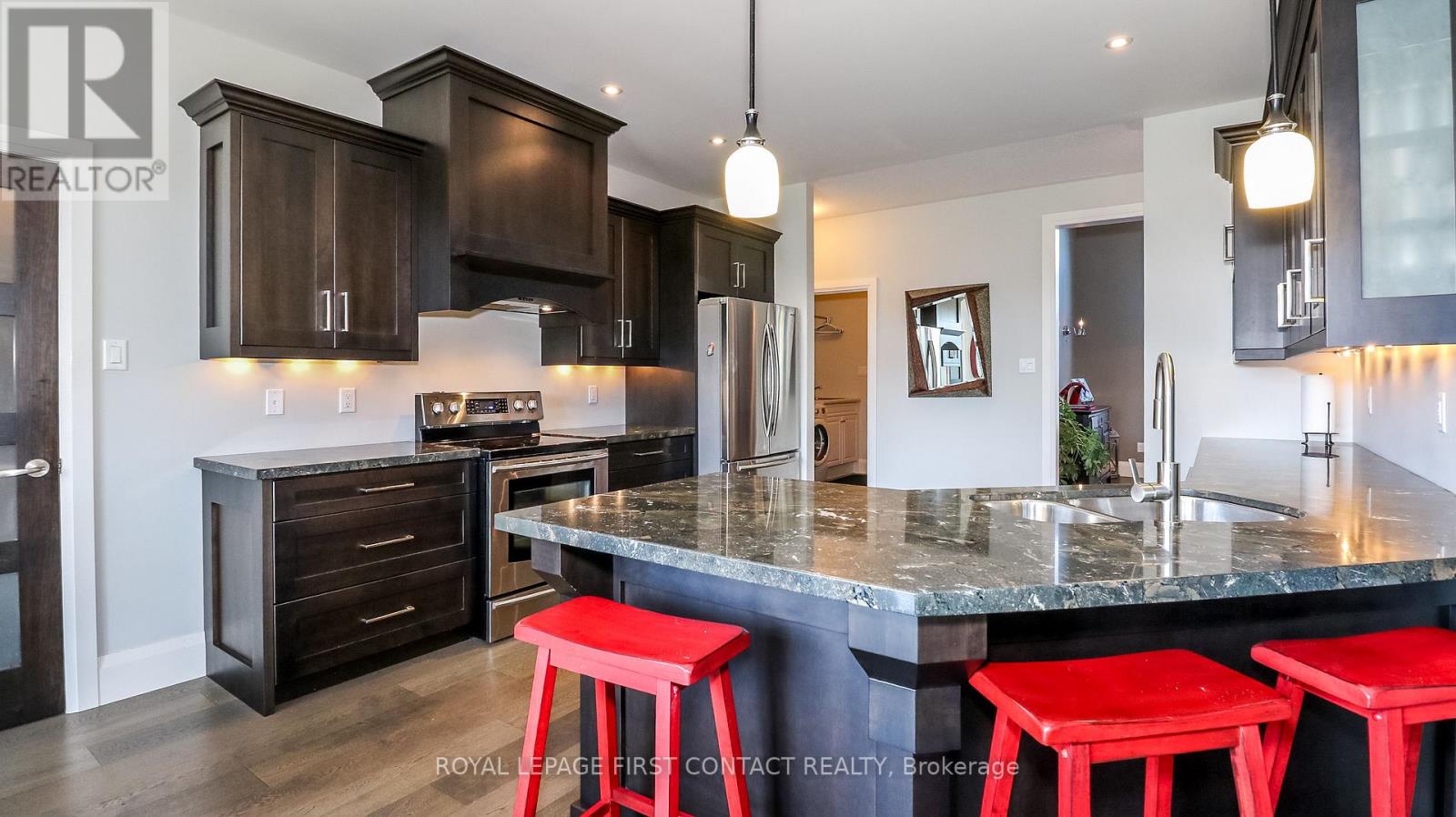 19 Caldwell Drive, Oro-Medonte, Ontario  L0L 2L0 - Photo 15 - S12406164