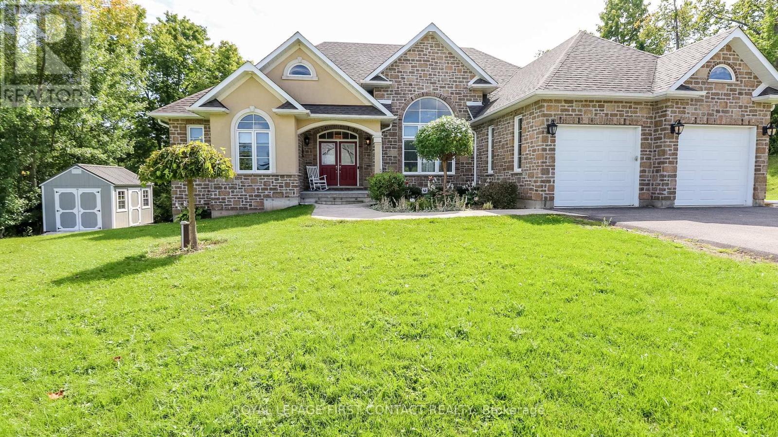 19 Caldwell Drive, Oro-Medonte, Ontario  L0L 2L0 - Photo 2 - S12406164
