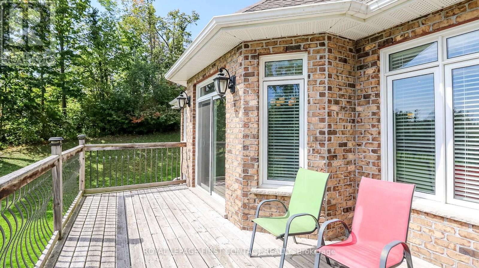 19 Caldwell Drive, Oro-Medonte, Ontario  L0L 2L0 - Photo 8 - S12406164