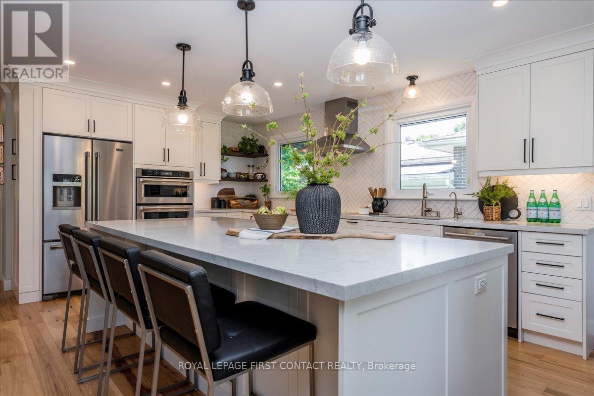 31 Mountbatten Crescent, Barrie (Codrington), Ontario  L4M 1T6 - Photo 14 - S12406180
