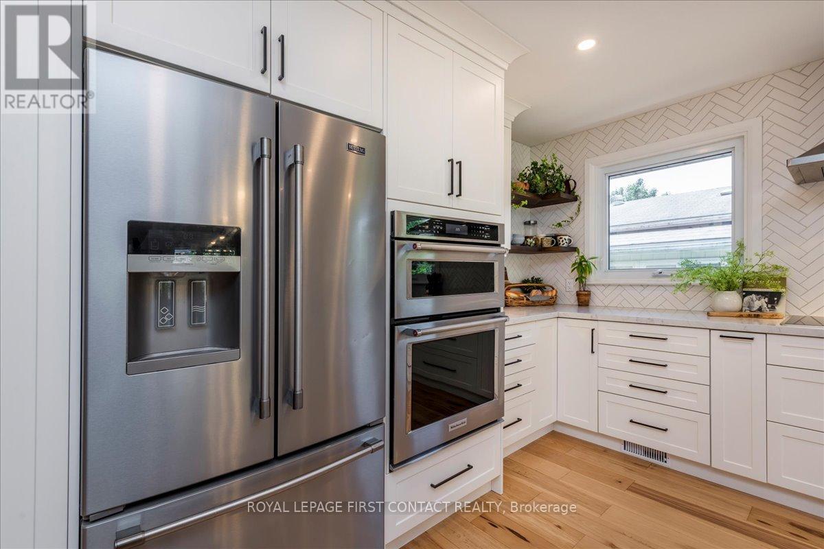 31 Mountbatten Crescent, Barrie (Codrington), Ontario  L4M 1T6 - Photo 15 - S12406180