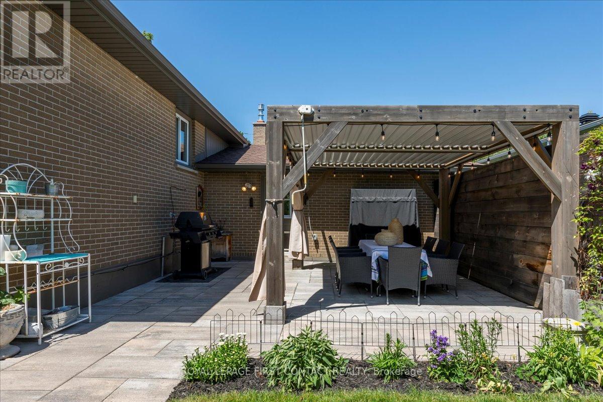 31 Mountbatten Crescent, Barrie (Codrington), Ontario  L4M 1T6 - Photo 30 - S12406180