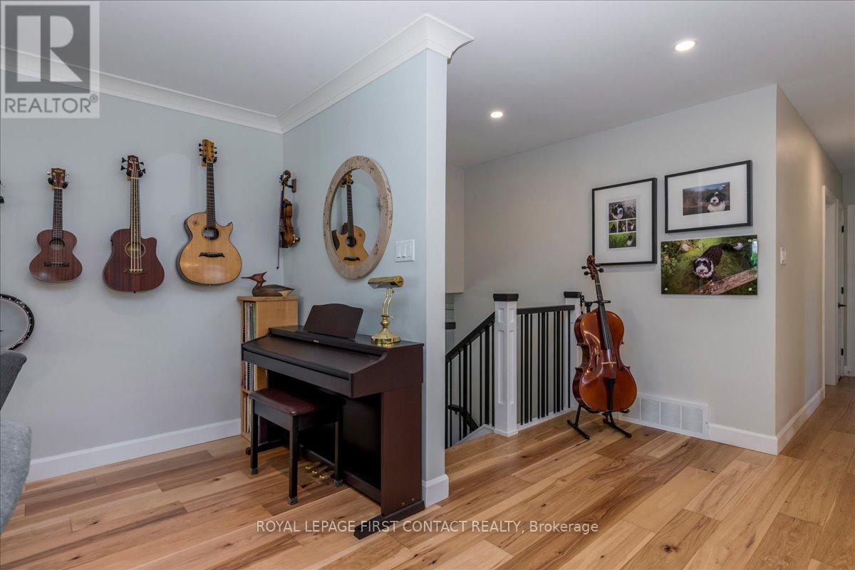 Property at 31 MOUNTBATTEN CRESCENT image 5