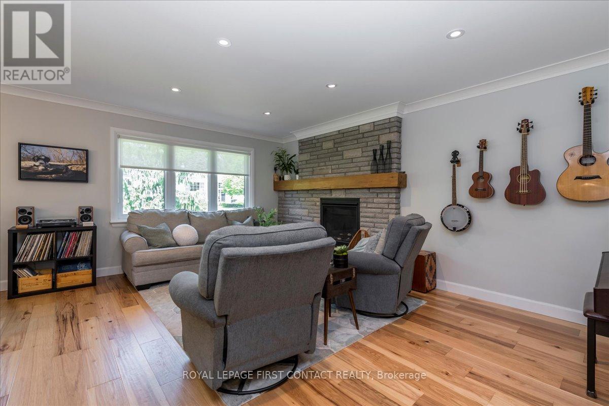 31 Mountbatten Crescent, Barrie (Codrington), Ontario  L4M 1T6 - Photo 8 - S12406180
