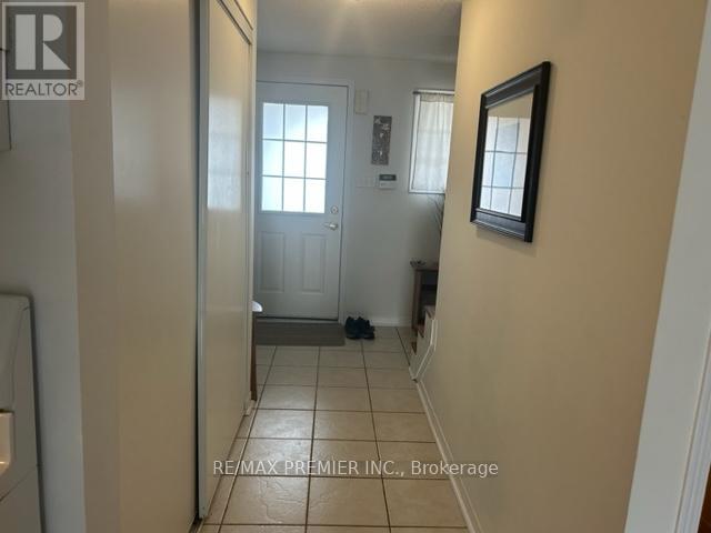 25 Srigley (Entire House) Street, Barrie (Holly), Ontario  L4N 0L9 - Photo 2 - S12406182