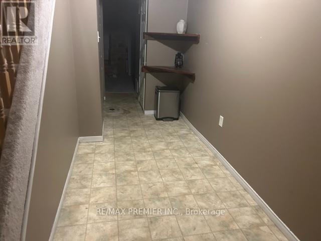 25 Srigley (Entire House) Street, Barrie (Holly), Ontario  L4N 0L9 - Photo 7 - S12406182