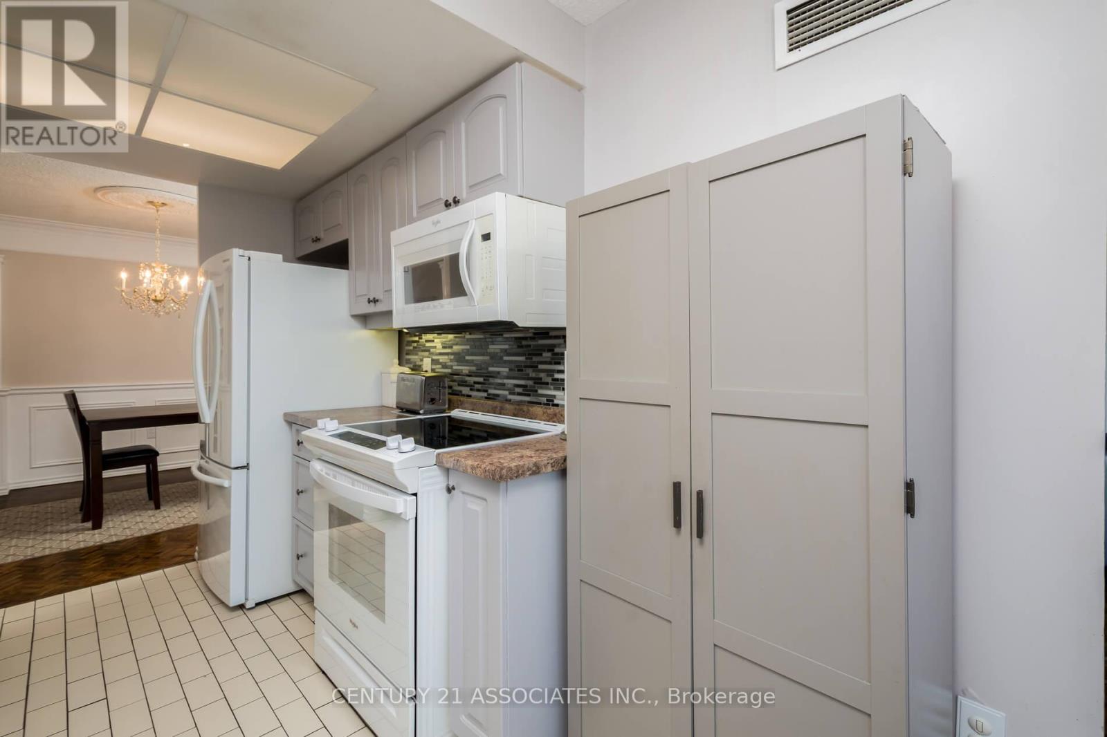605 - 5 Lisa Street, Brampton, Ontario  L6T 4T4 - Photo 18 - W12406157