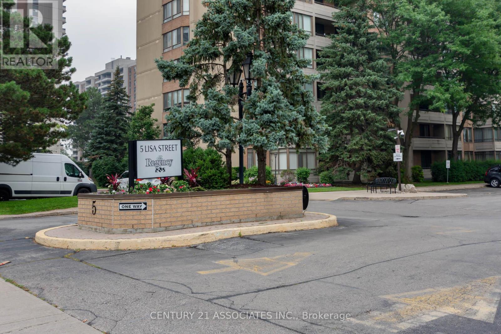 605 - 5 Lisa Street, Brampton, Ontario  L6T 4T4 - Photo 2 - W12406157