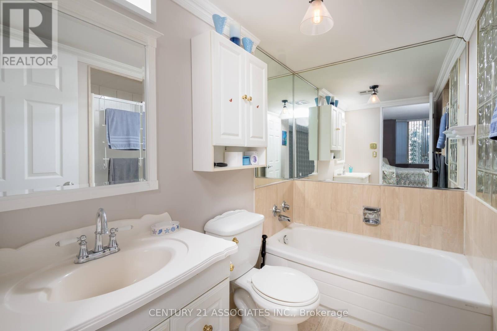 605 - 5 Lisa Street, Brampton, Ontario  L6T 4T4 - Photo 21 - W12406157