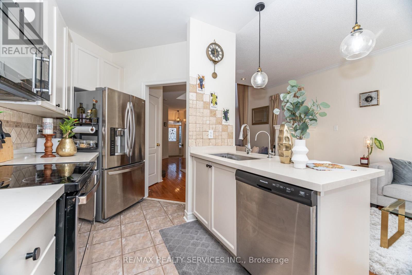 12 Rainy Dale Road, Brampton (Madoc), Ontario  L6V 4S7 - Photo 14 - W12406183