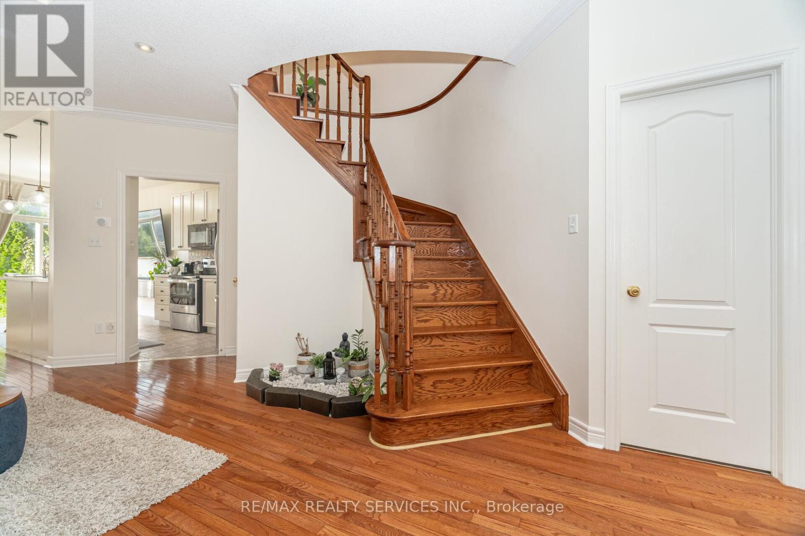 12 Rainy Dale Road, Brampton (Madoc), Ontario  L6V 4S7 - Photo 19 - W12406183