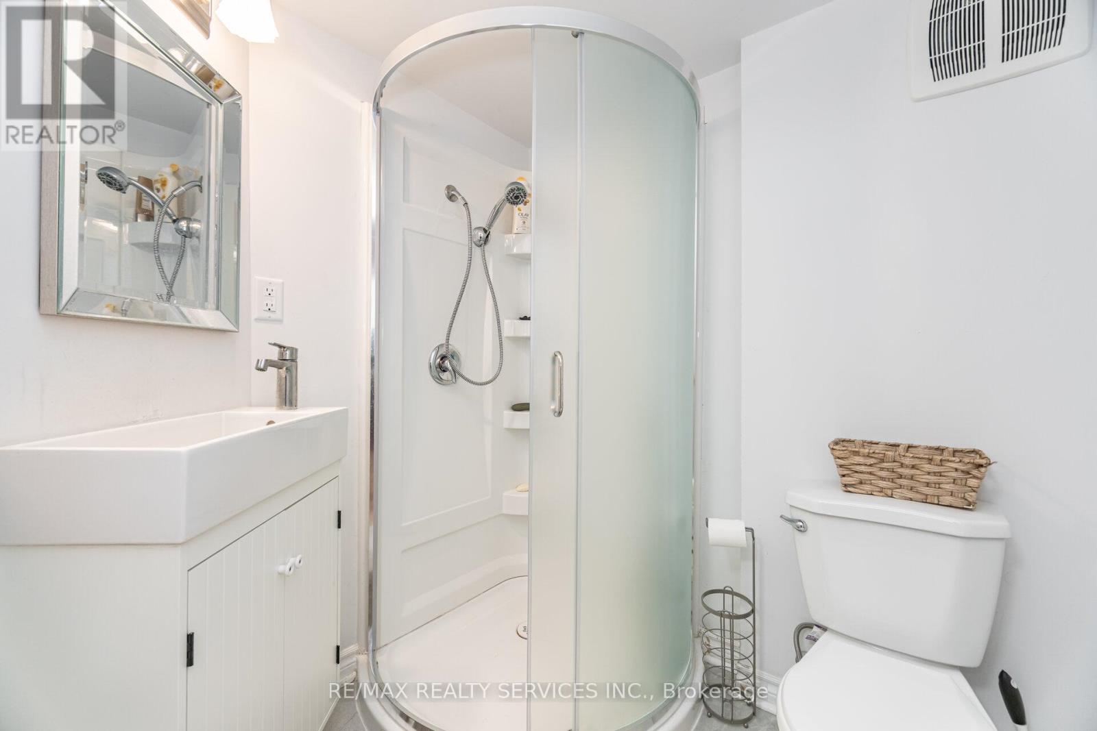 12 Rainy Dale Road, Brampton (Madoc), Ontario  L6V 4S7 - Photo 38 - W12406183