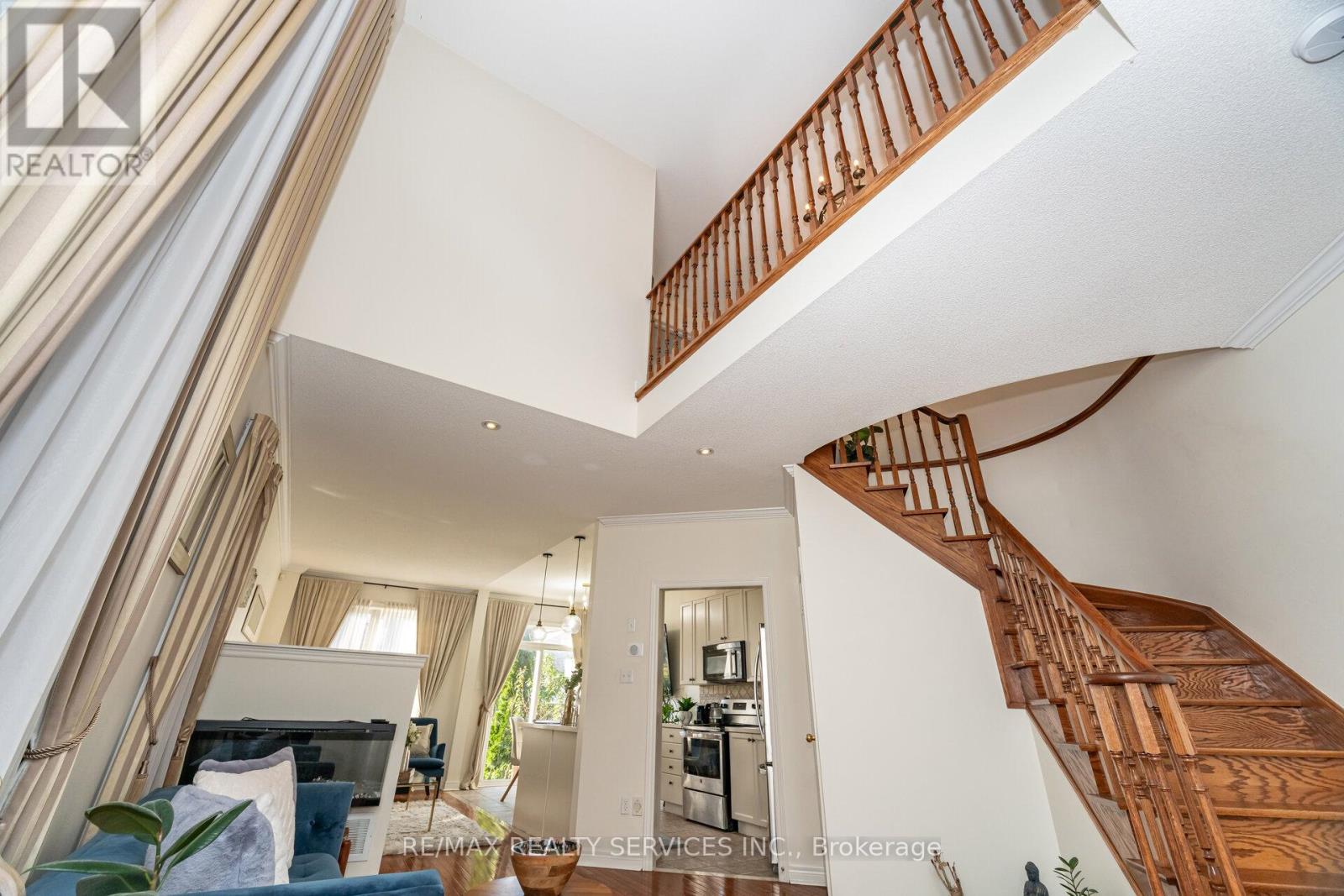 12 Rainy Dale Road, Brampton (Madoc), Ontario  L6V 4S7 - Photo 5 - W12406183