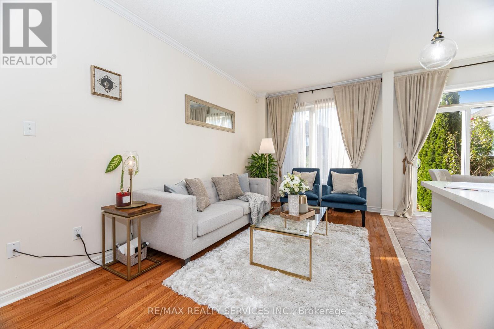 12 Rainy Dale Road, Brampton (Madoc), Ontario  L6V 4S7 - Photo 8 - W12406183