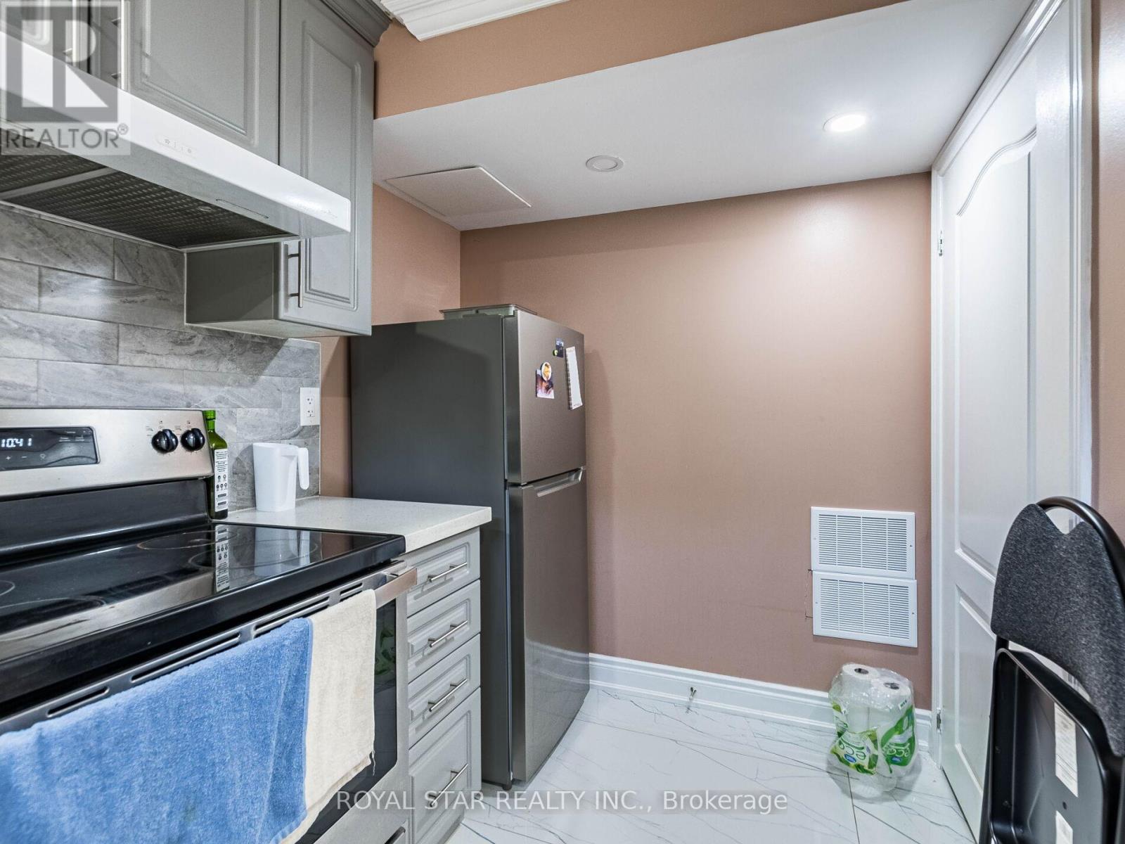 10 Spokanne Street, Brampton, Ontario  L6R 4A2 - Photo 38 - W12406190