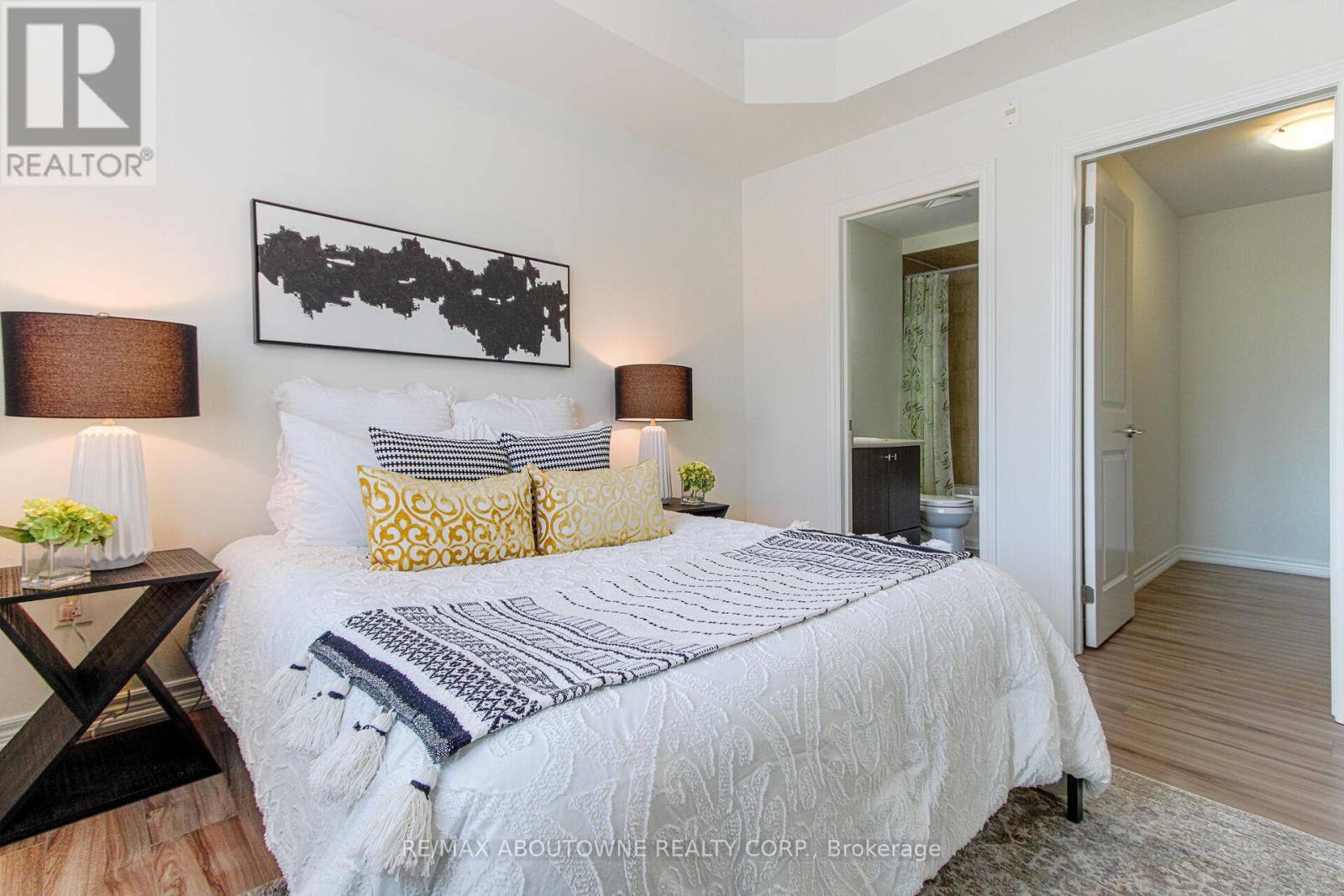 206 - 2339 Sawgrass Drive, Oakville, Ontario  L6H 0L1 - Photo 11 - W12406207