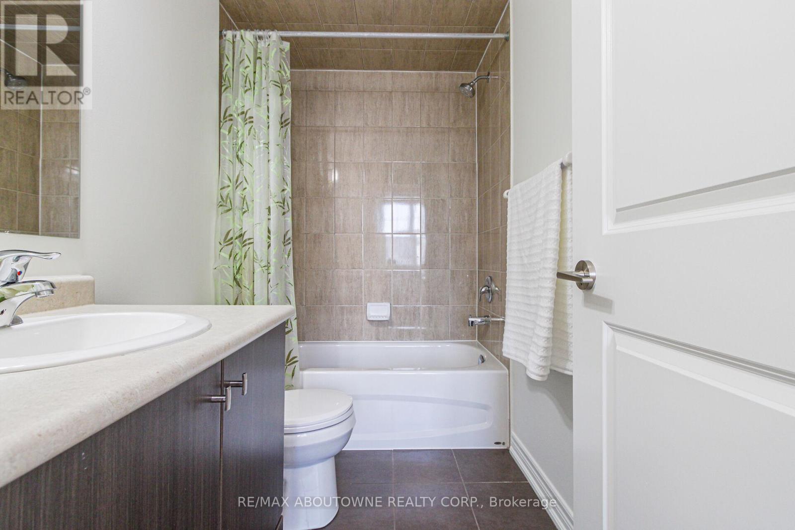 206 - 2339 Sawgrass Drive, Oakville, Ontario  L6H 0L1 - Photo 13 - W12406207