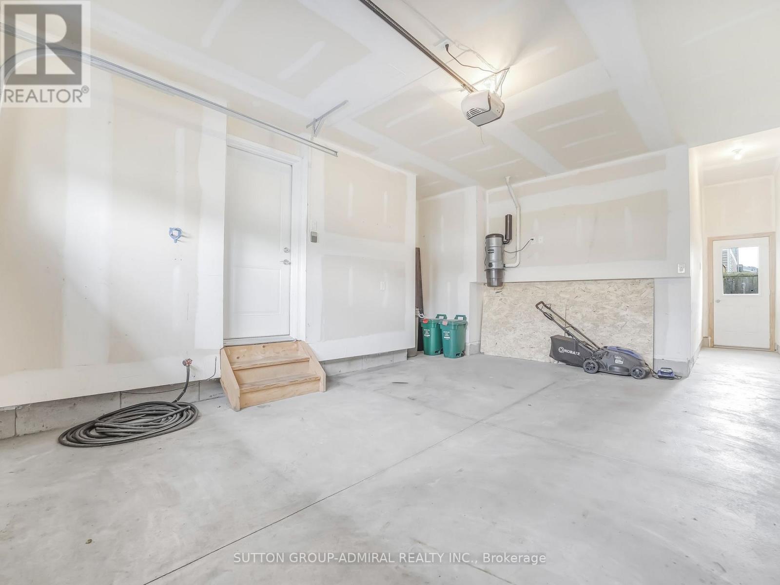 3863 Ryan Avenue, Fort Erie, Ontario  L0S 1B0 - Photo 27 - X12406206