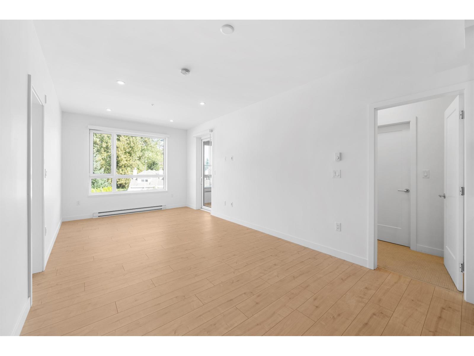 317 13788 76 Avenue, Surrey, British Columbia  V3W 8J5 - Photo 3 - R3047180