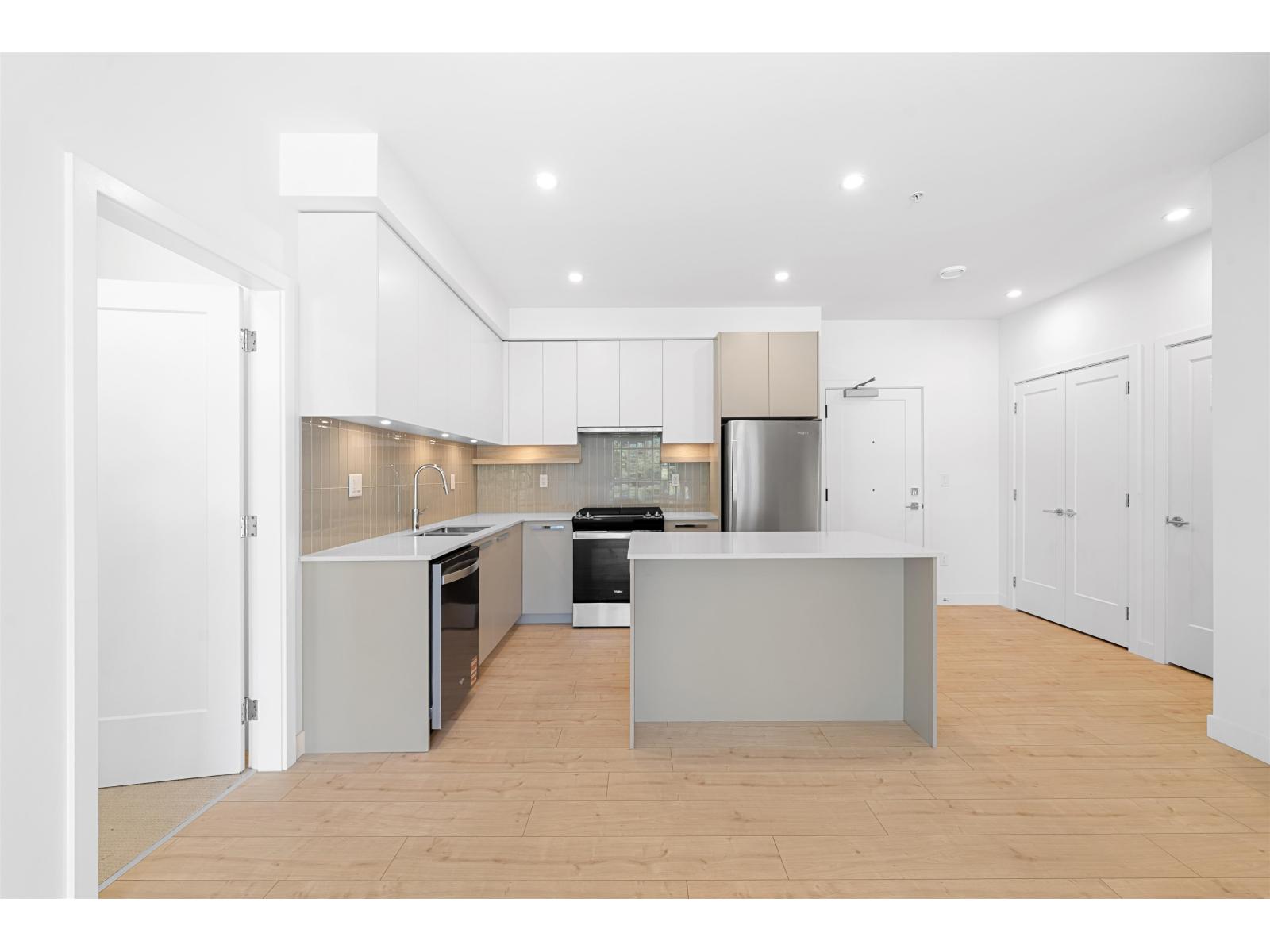 317 13788 76 Avenue, Surrey, British Columbia  V3W 8J5 - Photo 6 - R3047180