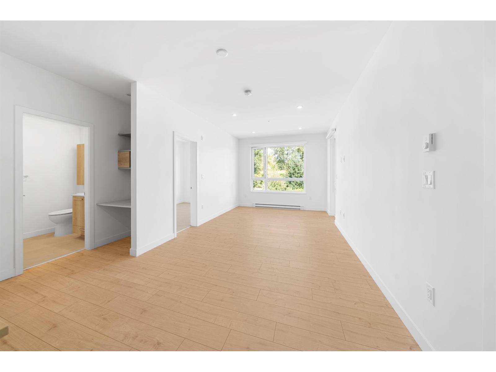 317 13788 76 Avenue, Surrey, British Columbia  V3W 8J5 - Photo 4 - R3047180