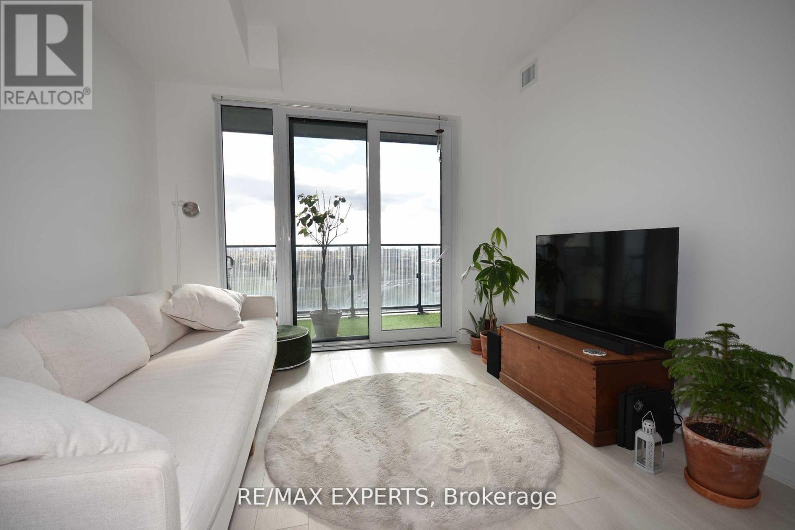1507 - 8 Tippett Road, Toronto, Ontario  M3H 0E7 - Photo 7 - C12406253