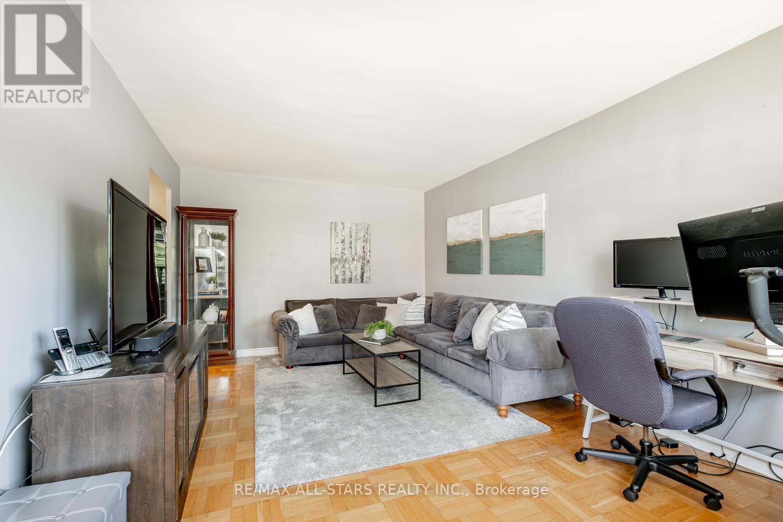 201 - 219 Wilson Avenue, Toronto, Ontario  M5M 3B2 - Photo 13 - C12406310