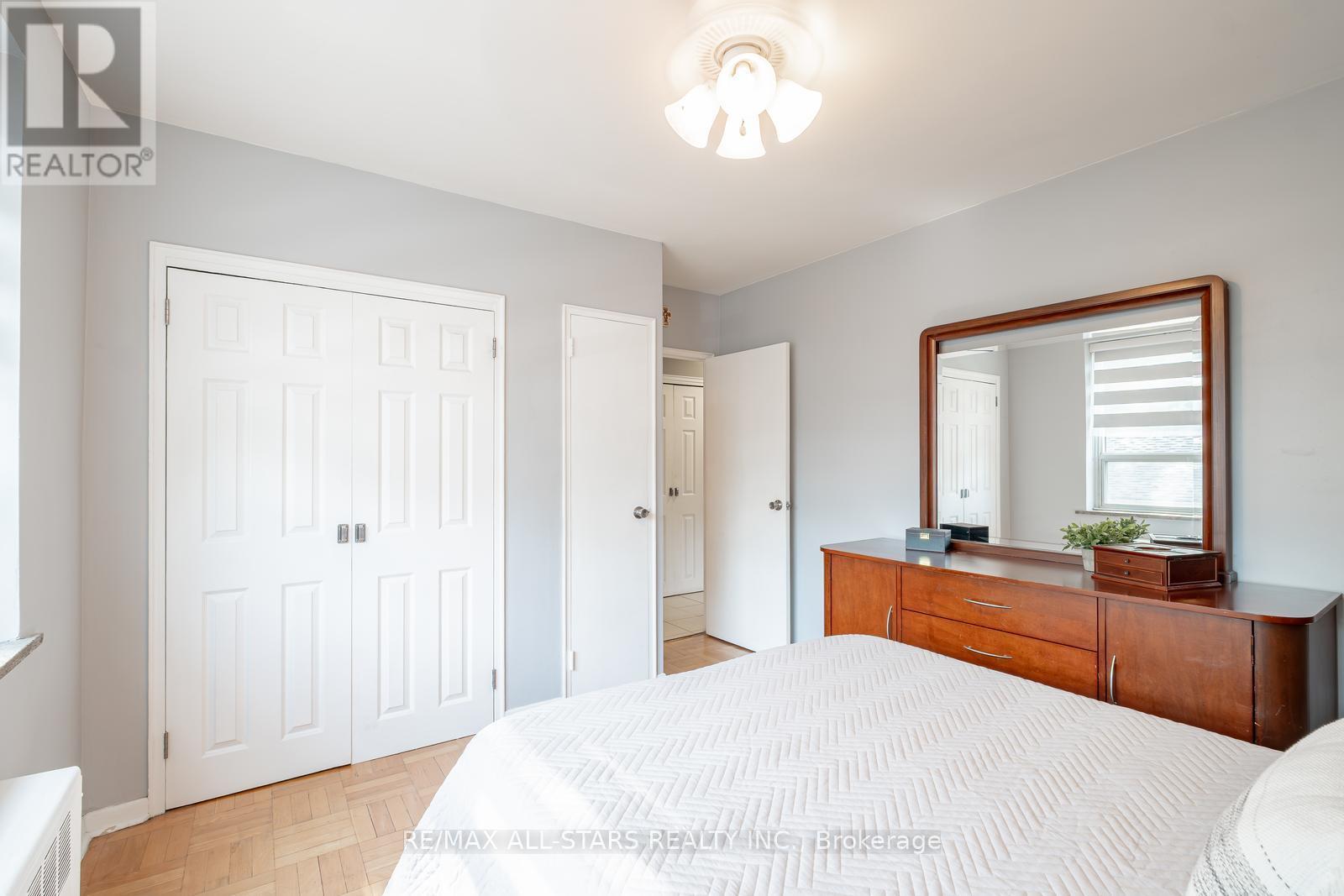 201 - 219 Wilson Avenue, Toronto, Ontario  M5M 3B2 - Photo 25 - C12406310