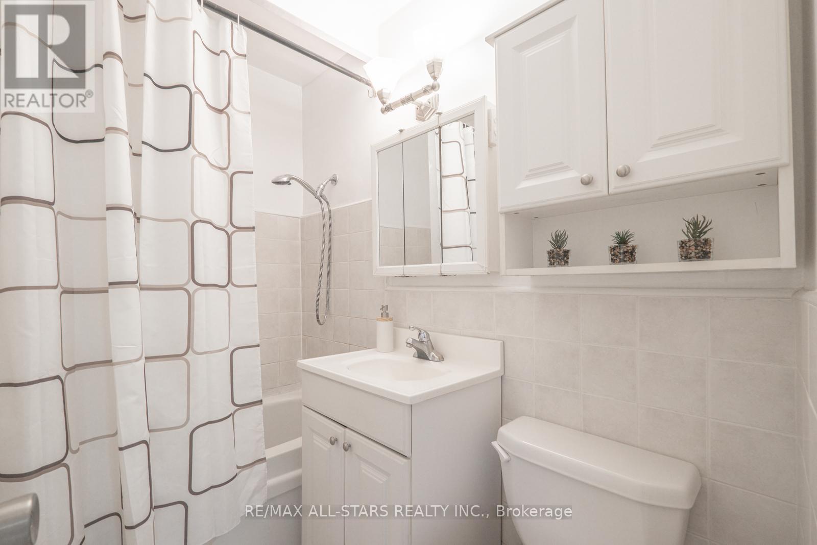 201 - 219 Wilson Avenue, Toronto, Ontario  M5M 3B2 - Photo 30 - C12406310
