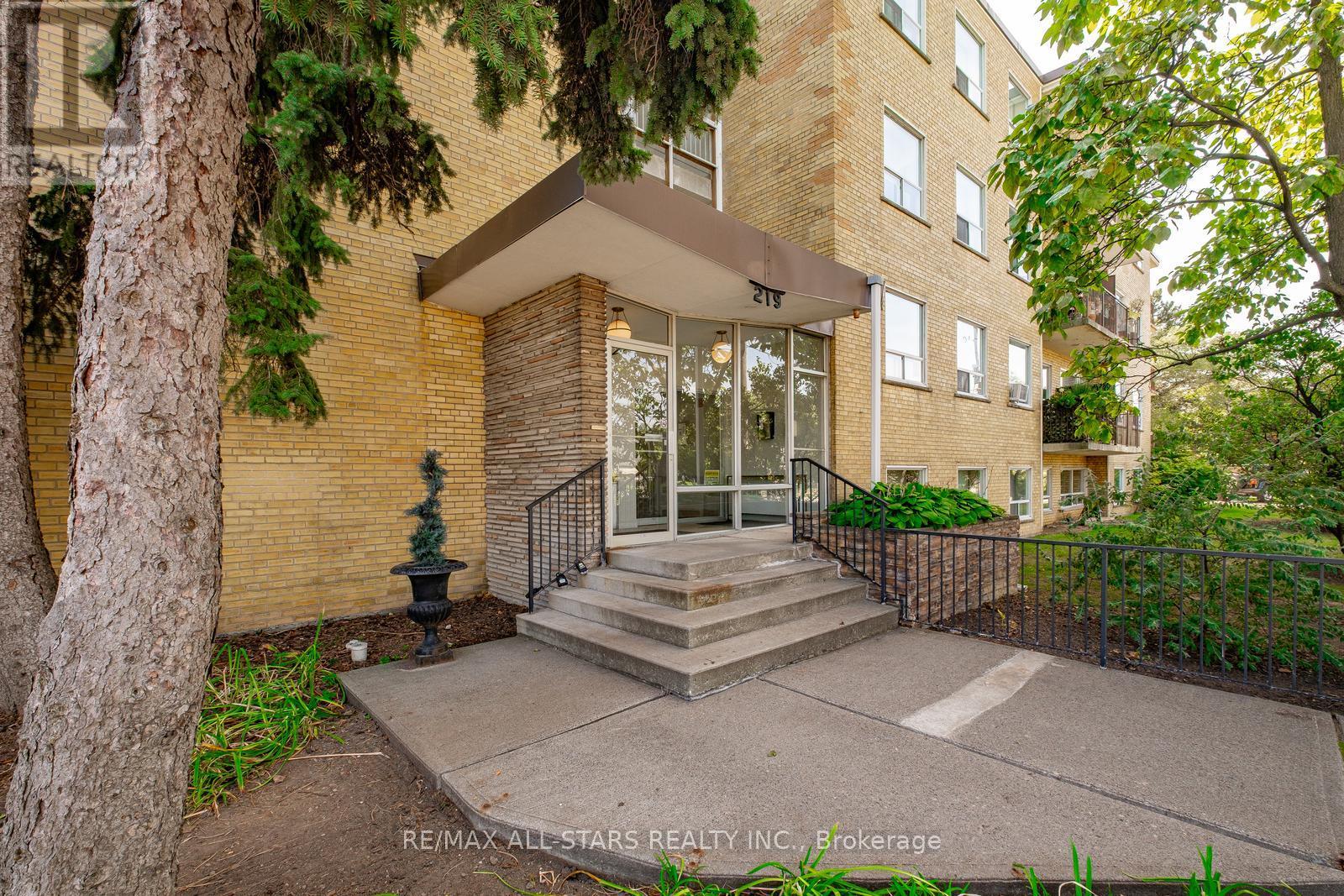 201 - 219 Wilson Avenue, Toronto, Ontario  M5M 3B2 - Photo 7 - C12406310