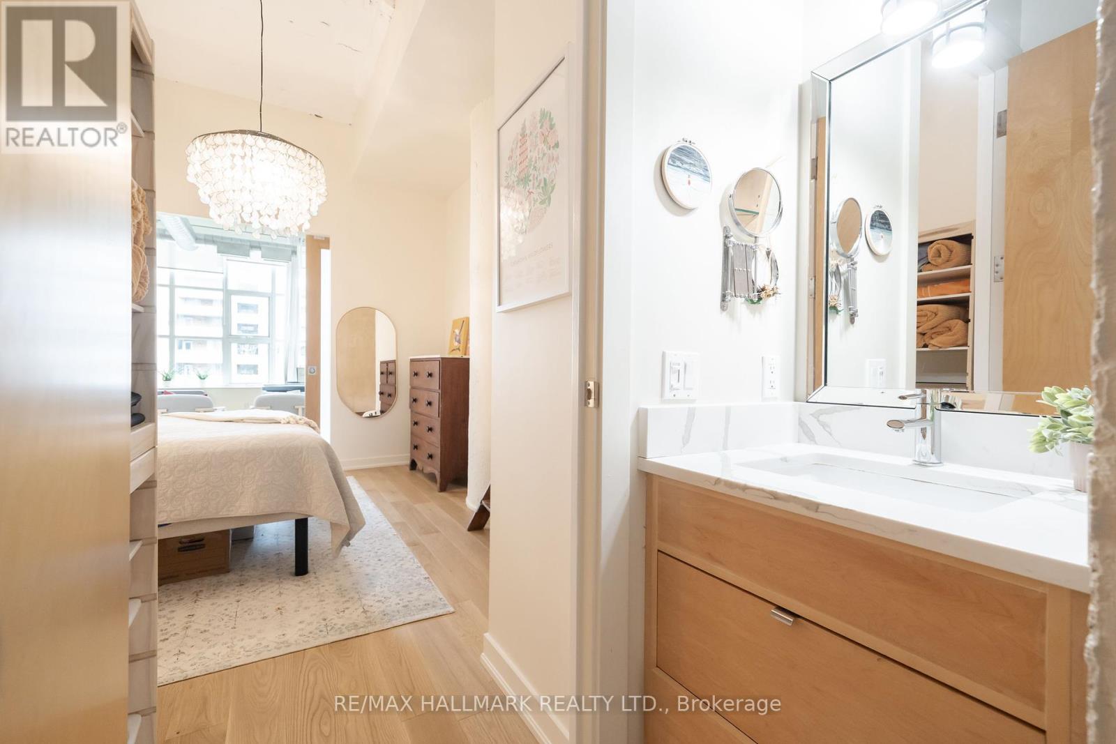 552 - 155 Dalhousie Street, Toronto, Ontario  M5B 2P7 - Photo 17 - C12406371