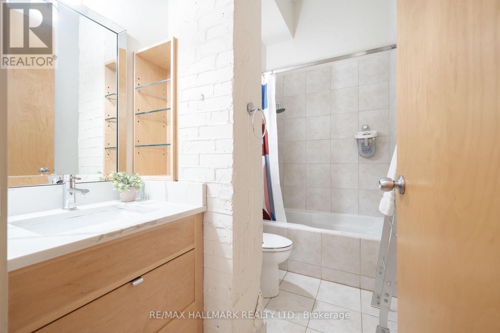 552 - 155 Dalhousie Street, Toronto, Ontario  M5B 2P7 - Photo 18 - C12406371