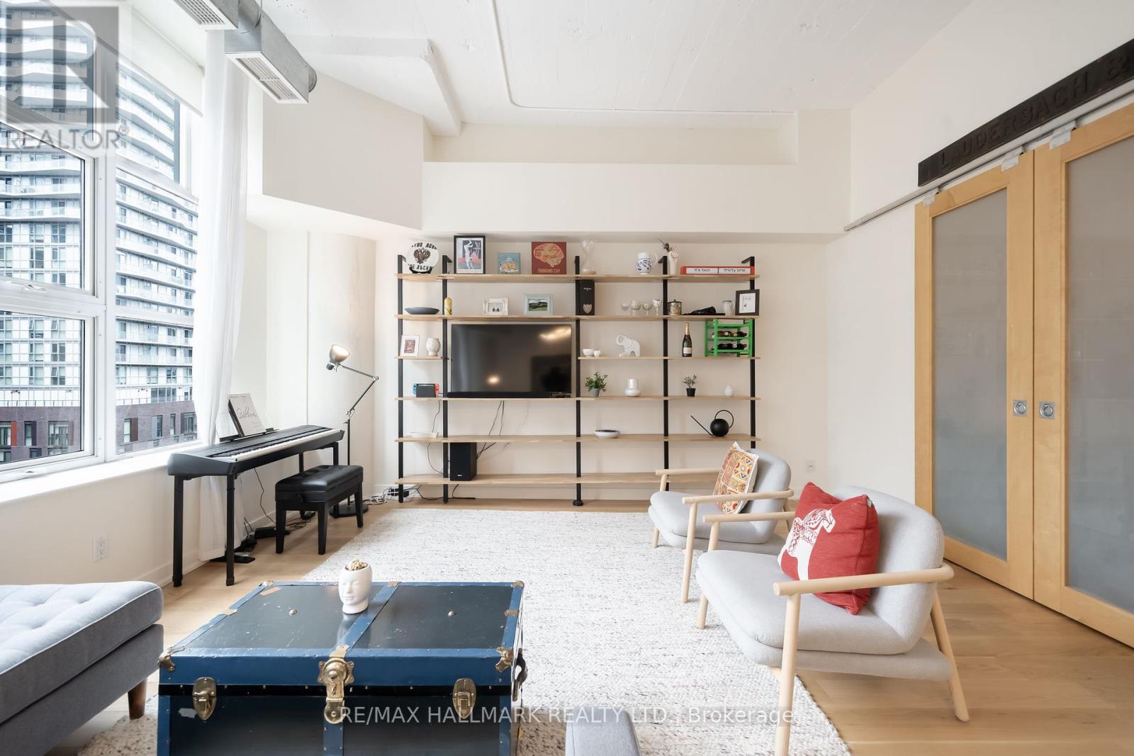 552 - 155 Dalhousie Street, Toronto, Ontario  M5B 2P7 - Photo 3 - C12406371