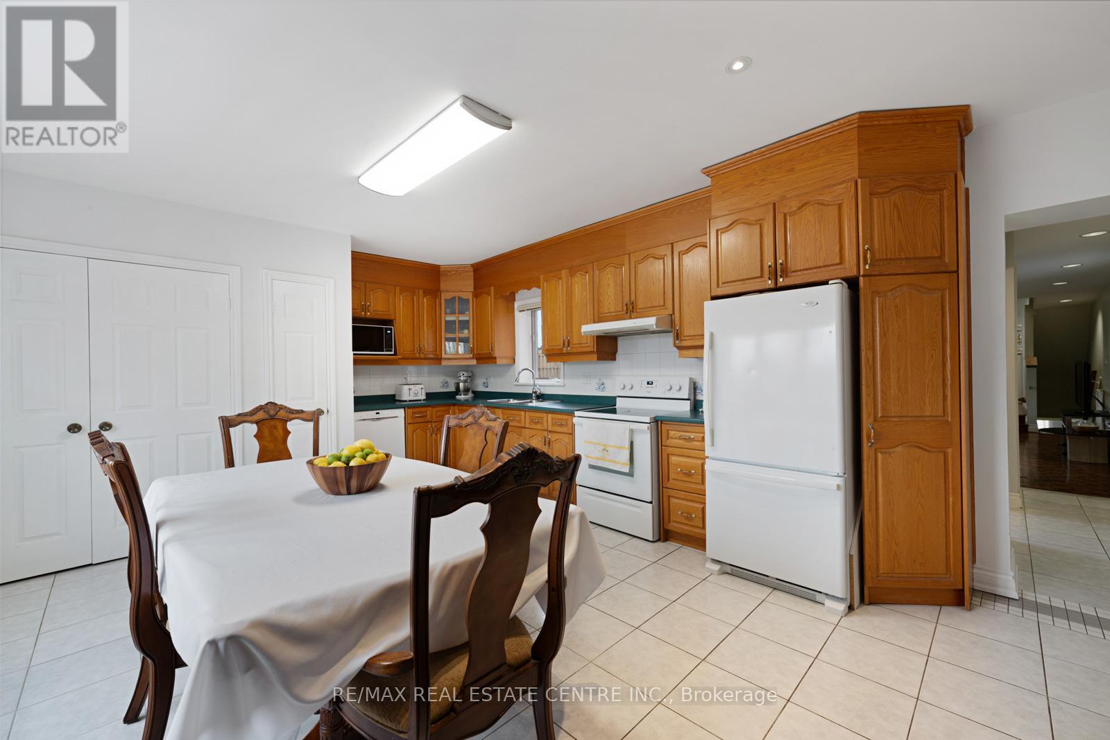 14 Churchill Avenue, Toronto, Ontario  M6J 2B4 - Photo 26 - C12406385