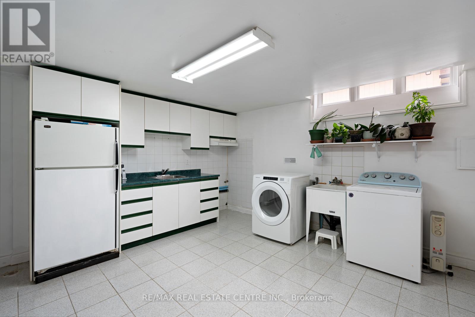 14 Churchill Avenue, Toronto, Ontario  M6J 2B4 - Photo 41 - C12406385