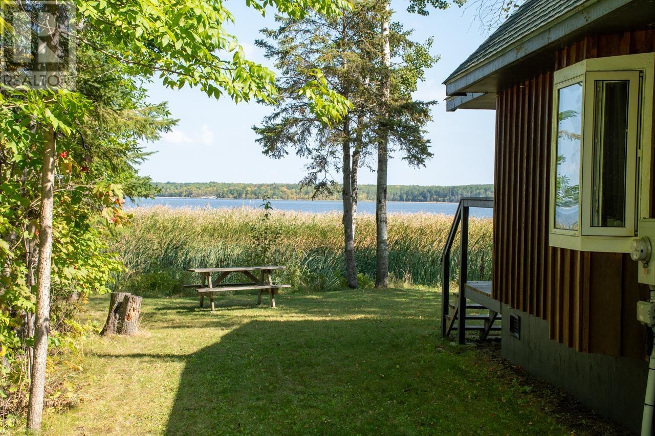 19 Stintzi Drive East, Morson, Ontario  P0W 1J0 - Photo 46 - TB251165