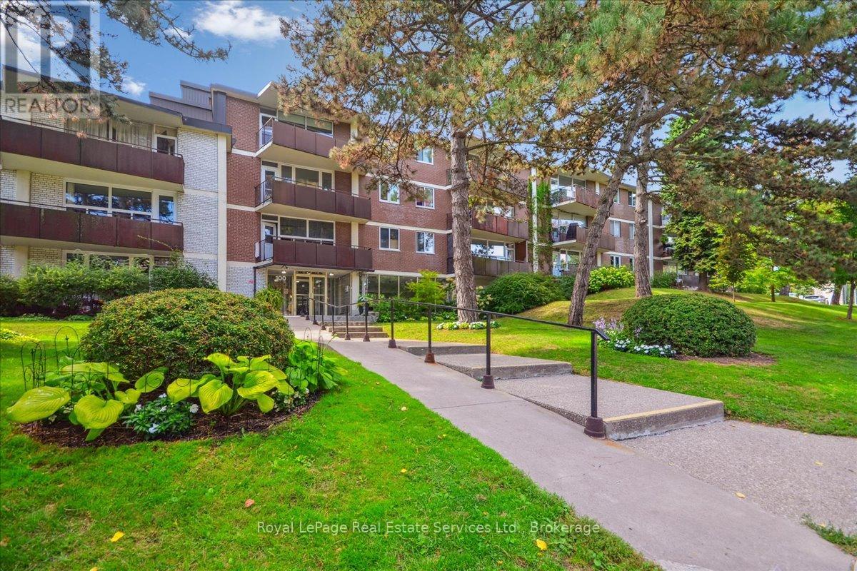 203 - 100 COE HILL DRIVE, Toronto, Ontario