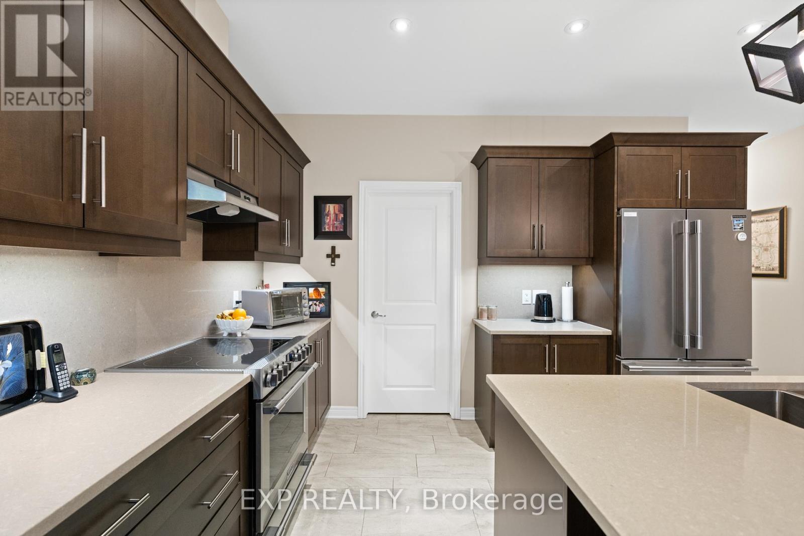25 Andrew Lane, Thorold, Ontario  L2V 0V3 - Photo 16 - X12406497