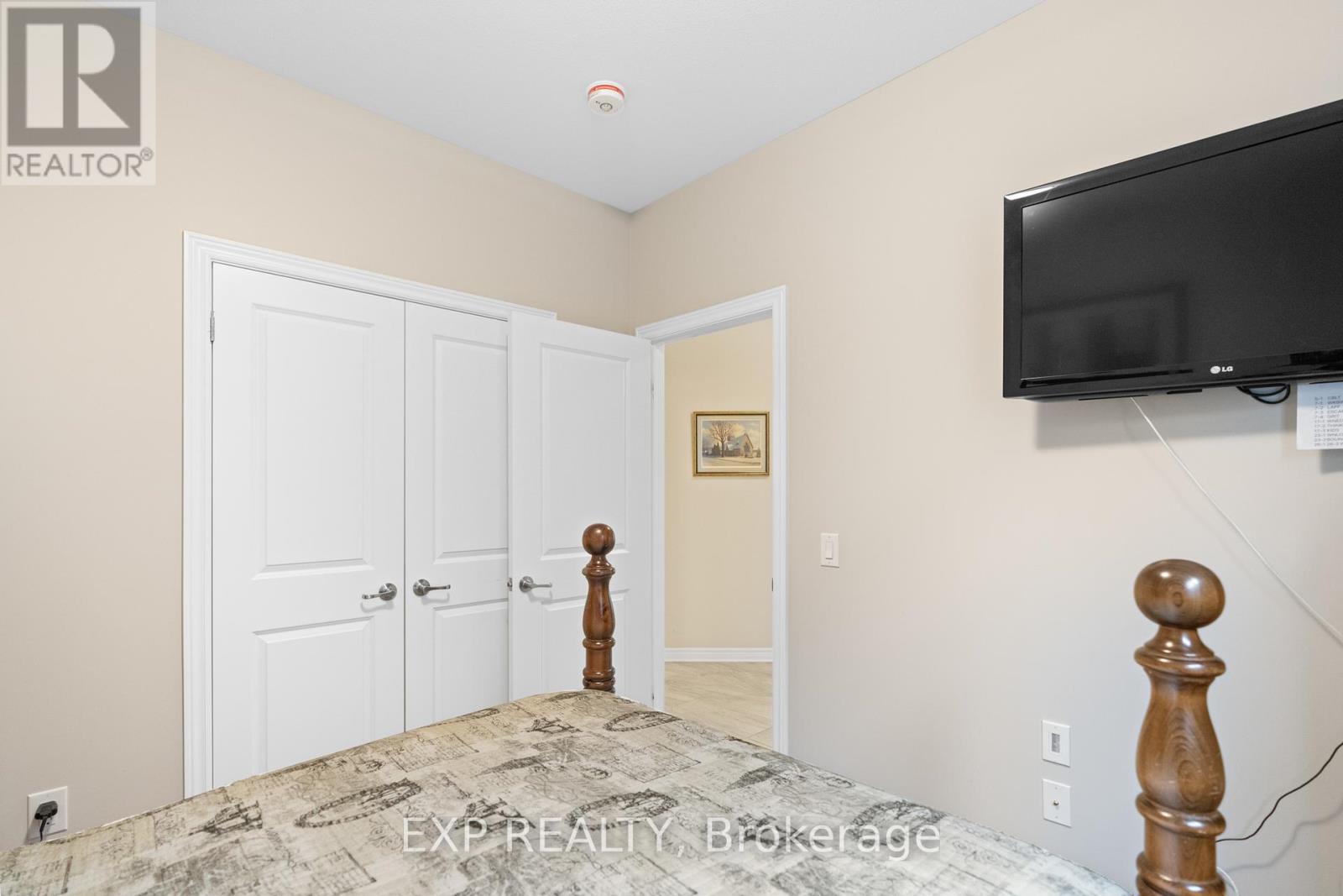 25 Andrew Lane, Thorold, Ontario  L2V 0V3 - Photo 26 - X12406497