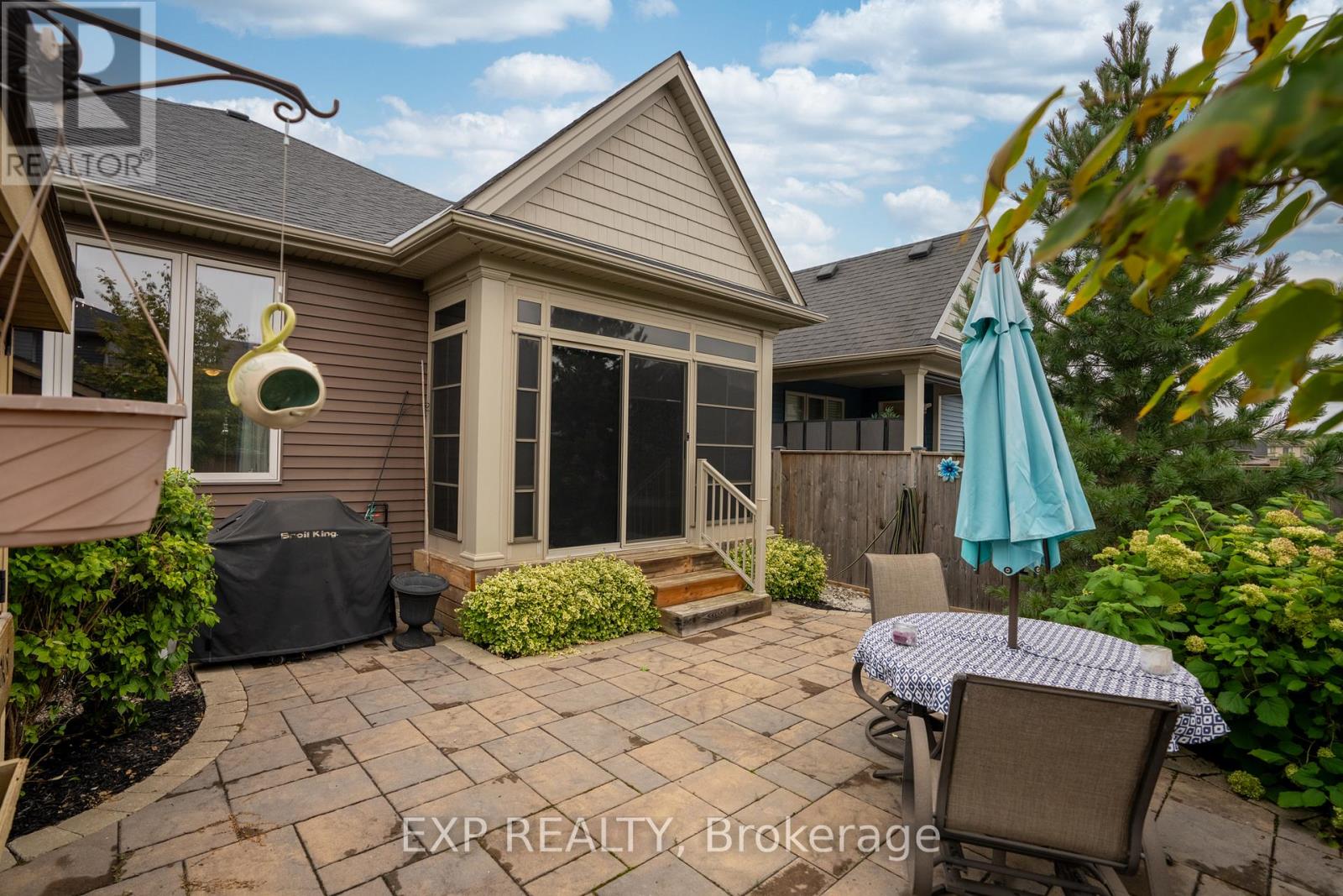 25 Andrew Lane, Thorold, Ontario  L2V 0V3 - Photo 38 - X12406497