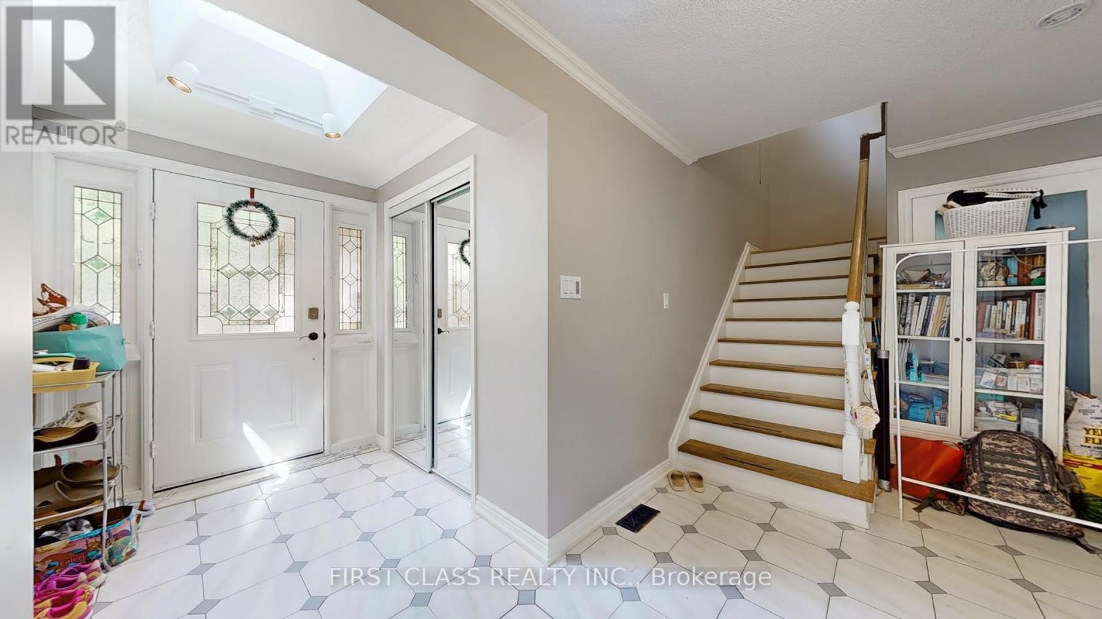 31 Richwood Drive, Markham, Ontario  L3P 3Y7 - Photo 3 - N12406249