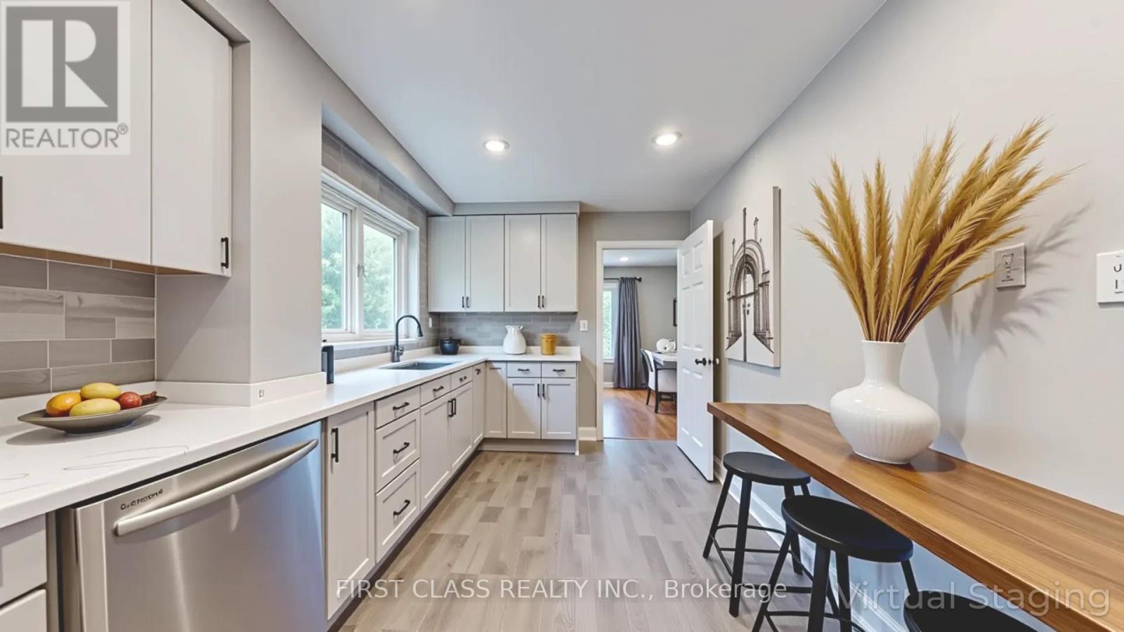 31 Richwood Drive, Markham, Ontario  L3P 3Y7 - Photo 7 - N12406249