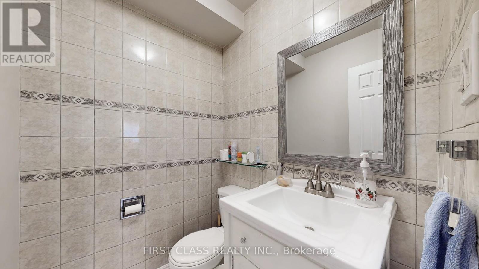31 Richwood Drive, Markham, Ontario  L3P 3Y7 - Photo 8 - N12406249