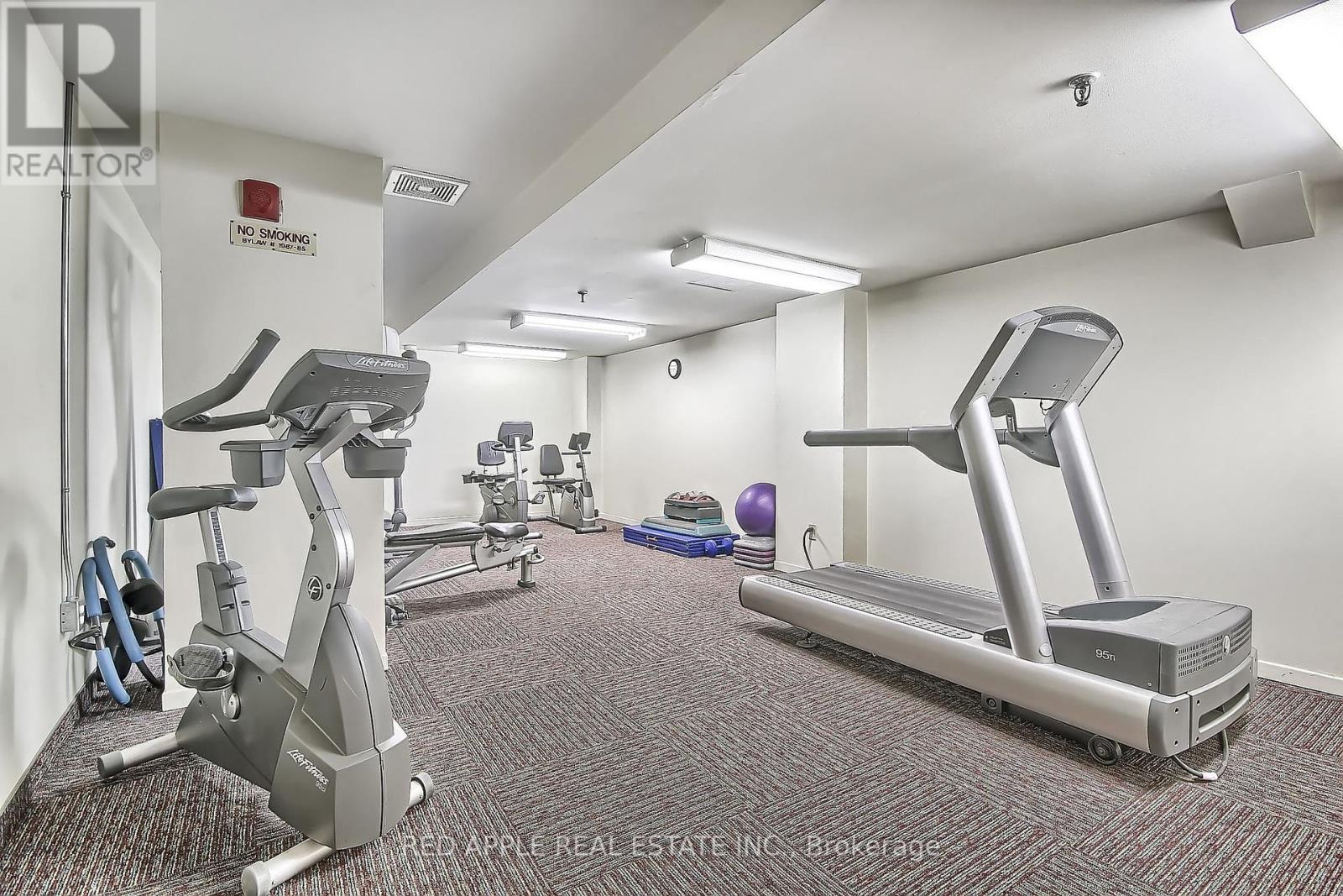 910 - 250 Davis Drive, Newmarket (Central Newmarket), Ontario  L3Y 7T7 - Photo 25 - N12406270