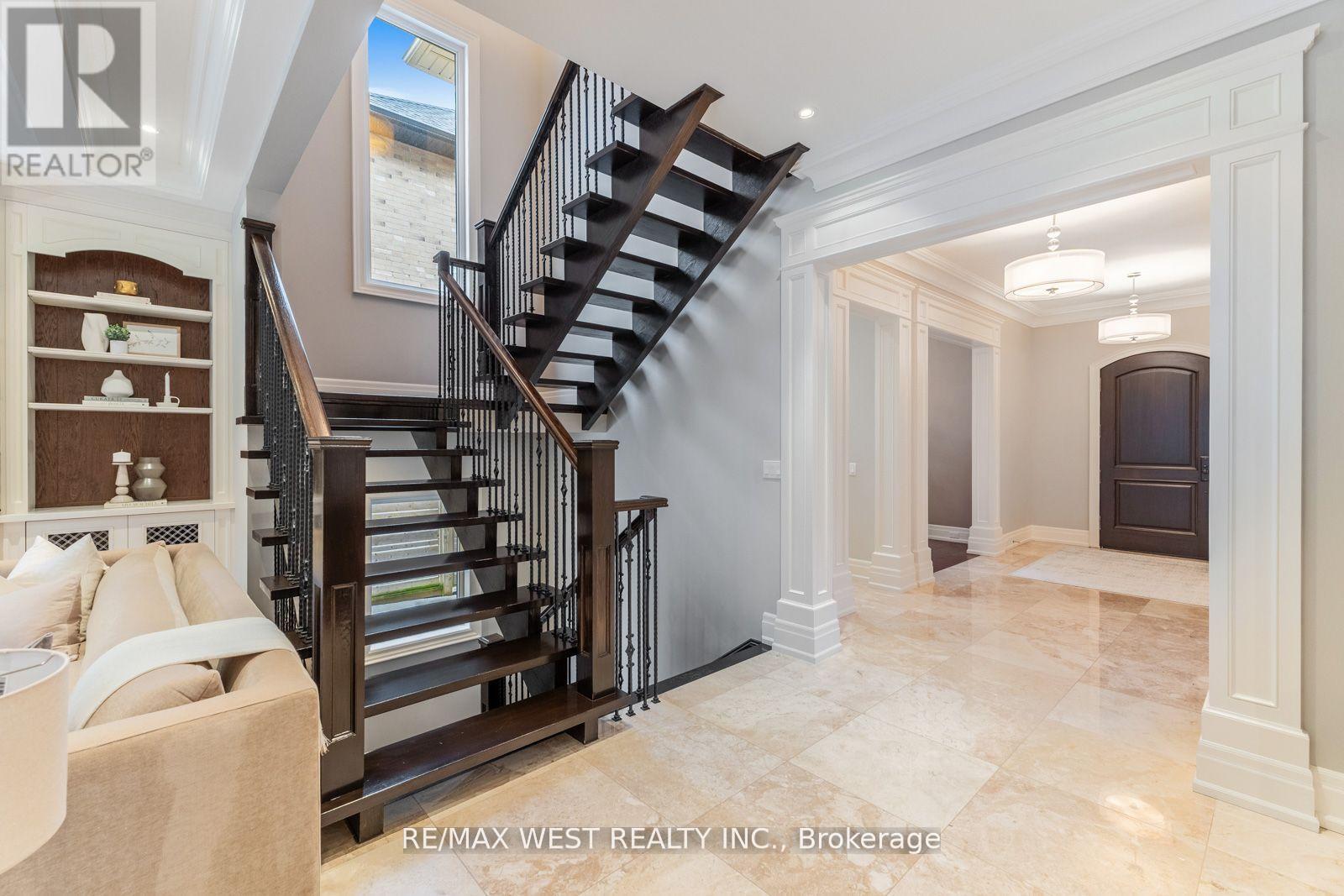 6 Weller Crescent, Vaughan, Ontario  L6A 1E4 - Photo 13 - N12406290
