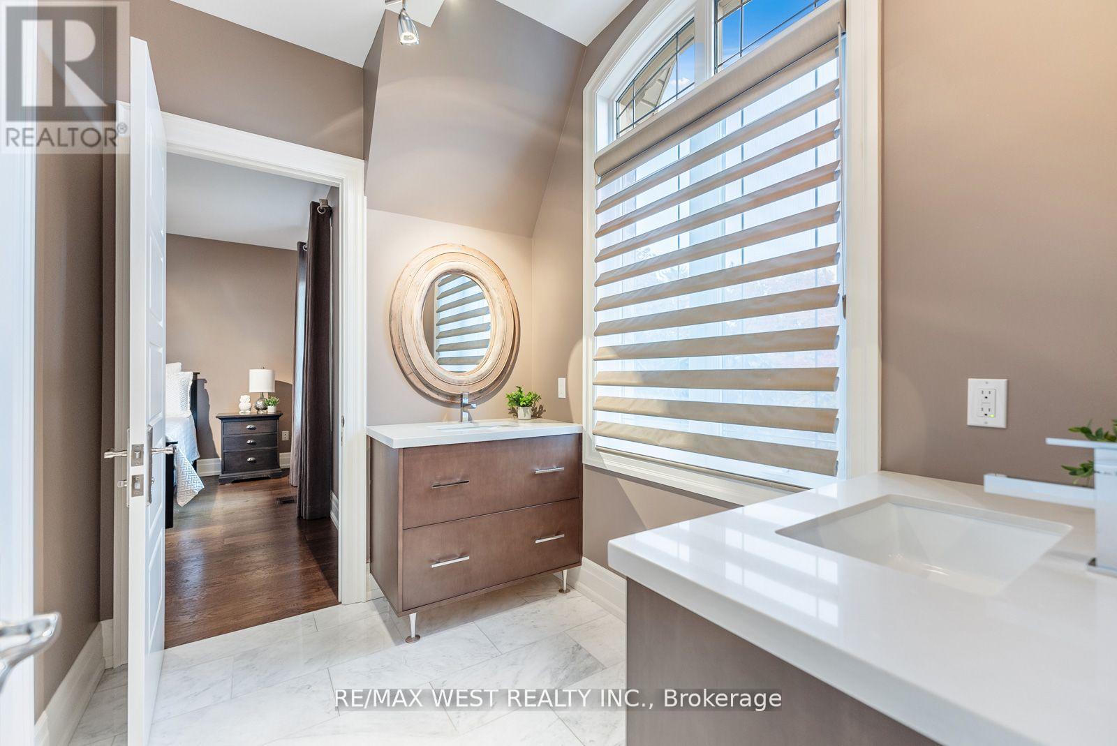6 Weller Crescent, Vaughan, Ontario  L6A 1E4 - Photo 30 - N12406290