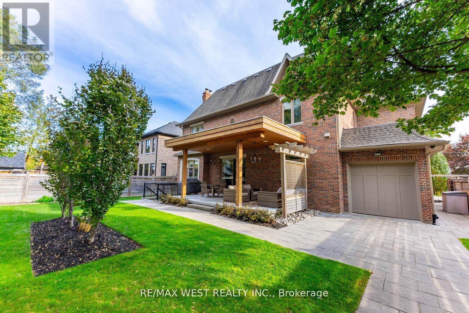 Property at 6 WELLER CRESCENT image 4