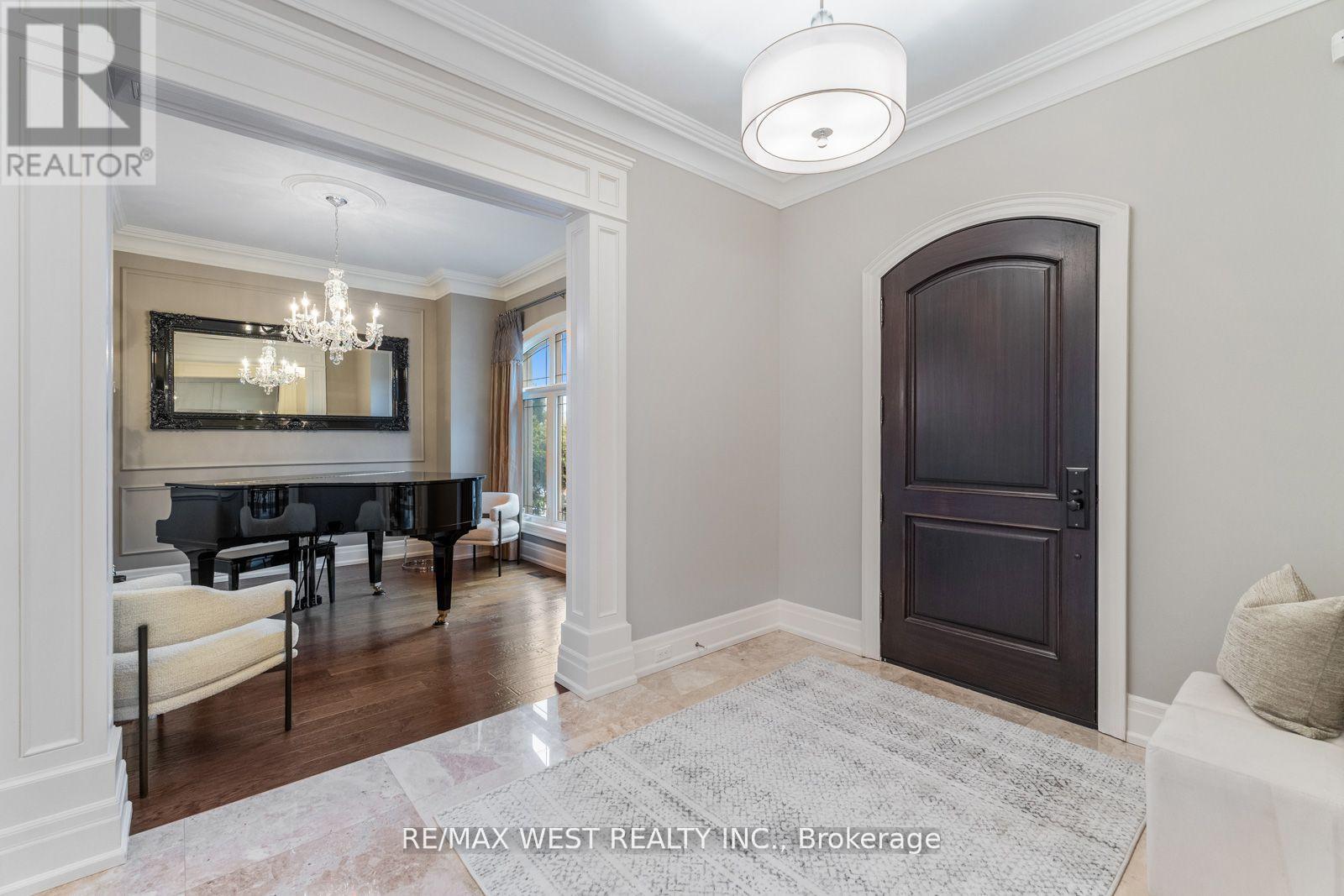 6 Weller Crescent, Vaughan, Ontario  L6A 1E4 - Photo 7 - N12406290