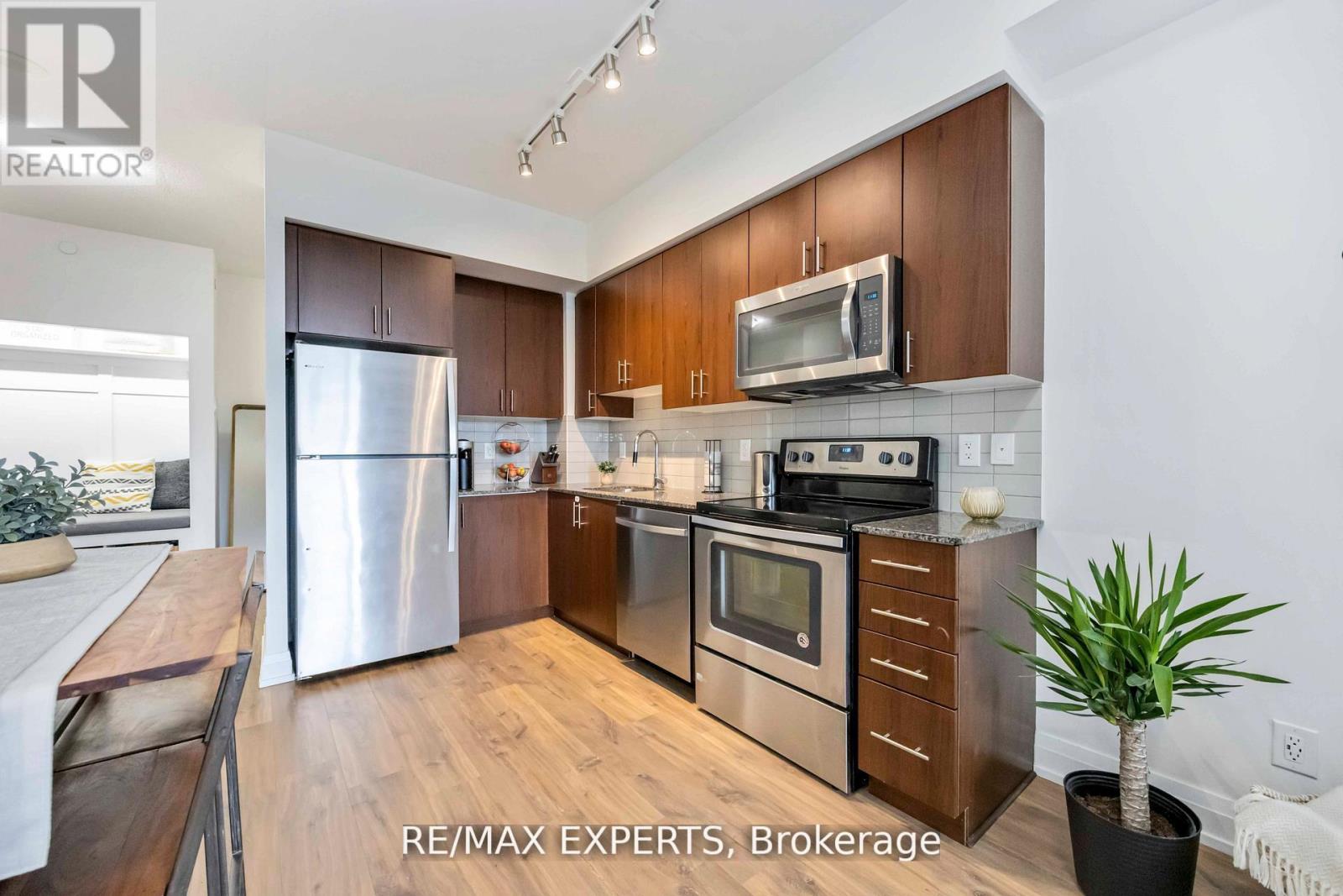 801 - 3700 Highway 7, Vaughan, Ontario  L4L 1A6 - Photo 17 - N12406302